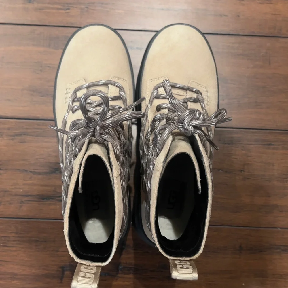 Ugg Brisbane Lace Up Platform boots - Picture 6 of 12